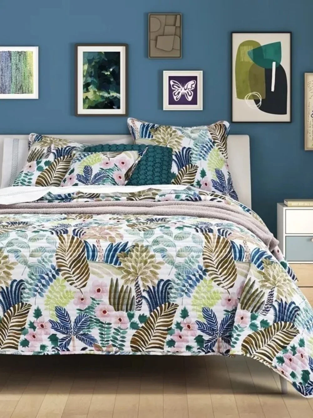 J by J Queen Luxury Rainforest Twin/Twin XL Size 2-Pc Quilt Set $230